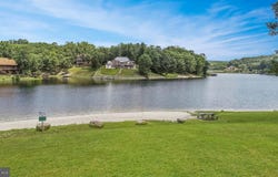 24 LAKEWOOD Drive N, RIDGELEY, WV 26753