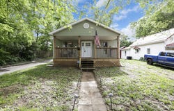 94 Main Street, Bloomingburg, OH 43106