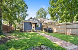 933 W Pershing Street, Springfield, MO 65806