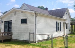 757 Vine Street, Clinton, IN 47842-1838