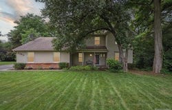 7740 Athlone Drive, Brighton, MI 48116