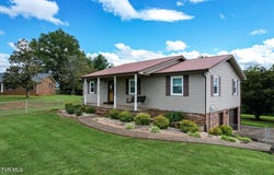 460 W Hills Dr, Mosheim, TN 37818
