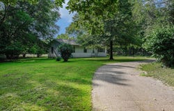 1183 102nd Avenue, Plainwell, MI 49080