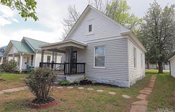122 W Parker Avenue, Chaffee, MO 63740