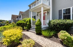 13 Saw Mill Lane, Rockland, MA 02370