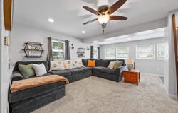 1290 13th St, IA 52302