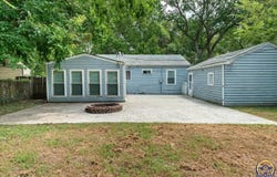 1833 SW Wayne AVE, Topeka, KS 66614