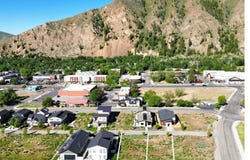 801 N 2nd Ave, Hailey, ID 83333