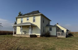 27375 IL Rt 40, Chadwick, IL 61014