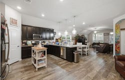 915 Farm Path, Brenham, TX 77833