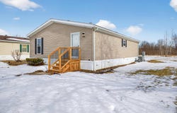 460 Edinborough, Temperance, MI 48182