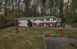 66 Southview Terrace N, Middletown, NJ 07748