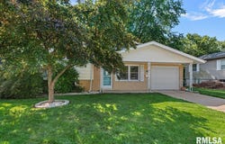 846 ROANOKE Drive, Springfield, IL 62707-3425