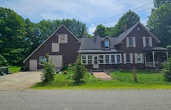 29 River Street, Strong, ME 04983