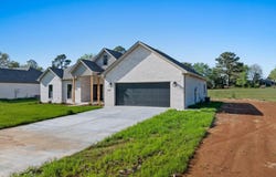 1589 Co Rd 16, Florence, AL 35633