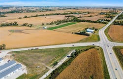 3230 N Center Point Road, Robins, IA 52302
