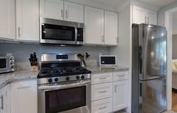 12 Pine St, Pepperell, MA 01463