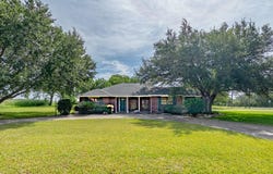 10416 Seventh St, Pettus, TX 78146