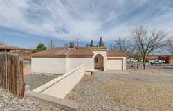 900 CHARLES Drive NE, Rio Rancho, NM 87144