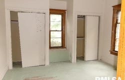 896 E CHESTNUT Street, Canton, IL 61520