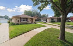 3668 S Quincy Ct, Milwaukee, WI 53207