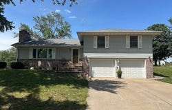 1110 Olive Ave., Hebron, NE 68370