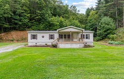 2171 N Scenic Hwy., Bland, VA 24315