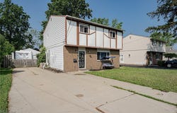 208 Parkway Drive, Eastlake, OH 44095