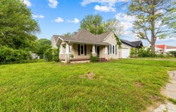 537 S Jefferson Avenue, Aurora, MO 65605