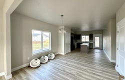 315 E Rapp Road, Talent, OR 97540