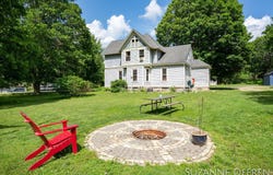 409 W Bridge Street, Lyons, MI 48851