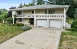1217 El Camino Drive NW, Grand Rapids, MI 49504