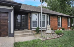 13700 W 69th Terrace, Shawnee, KS 66216