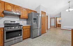 N166w19555 Ravens Way, Jackson, WI 53037