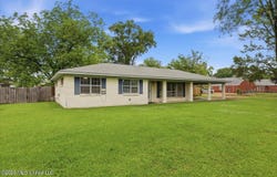 305 Boehle Street, Pearl, MS 39208