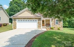 1566 Mayfair Drive, Conover, NC 28613