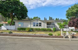 104 W 13TH ST, The Dalles, OR 97058