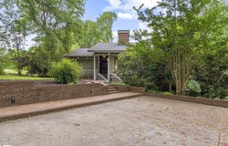 211 OLD TOWN Way, Simpsonville, SC 29681