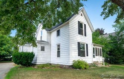 615 S Pearl Street, Belding, MI 48809