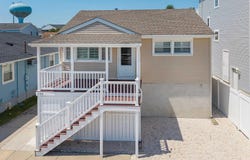 136 11th St S, Brigantine, NJ 08203