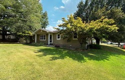 2 Watson Ln, Fairfield, IL 62837