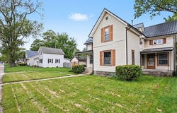 456 E Walnut Street, Nappanee, IN 46550-2020