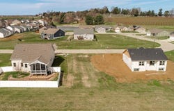 1562 Orchard Lakes Circle, Belleville, IL 62220