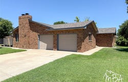 801 J C Street, Garden City, KS 67846