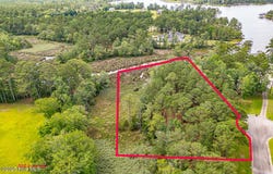 960 Southern Plantation Drive N, Oriental, NC 28571