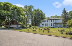 705 S Main Street, Plainwell, MI 49080