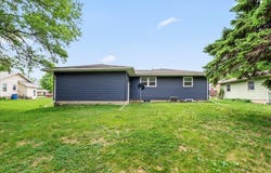 905 F Avenue, Grundy Center, IA 50638