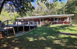 706 E Main Street, Hardy, AR 72542