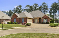 110 Willow Crest Circle, Brandon, MS 39047