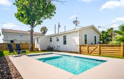 509 W Avenue E, Port Aransas, TX 78373